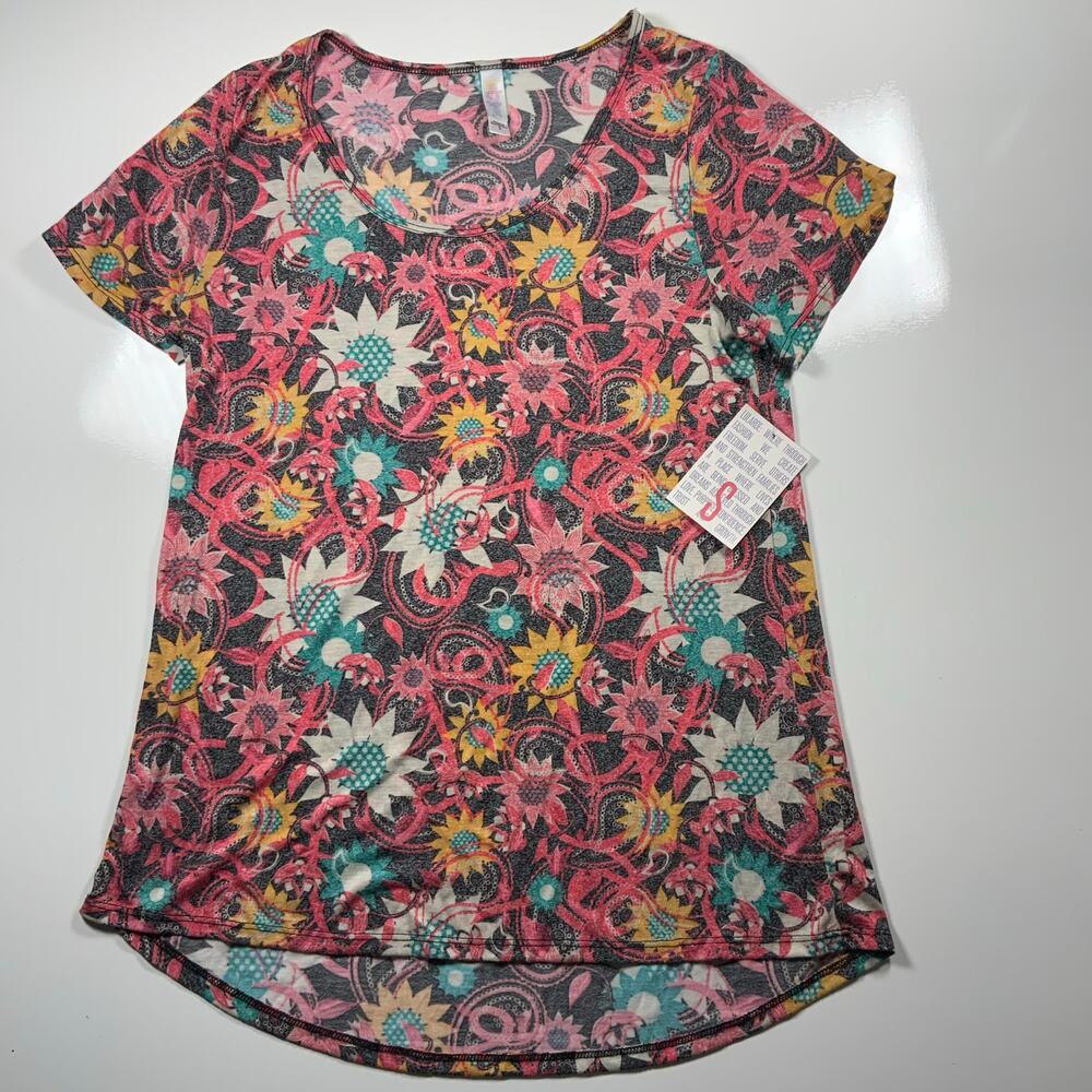 LuLaRoe Classic T shirt NWT Small